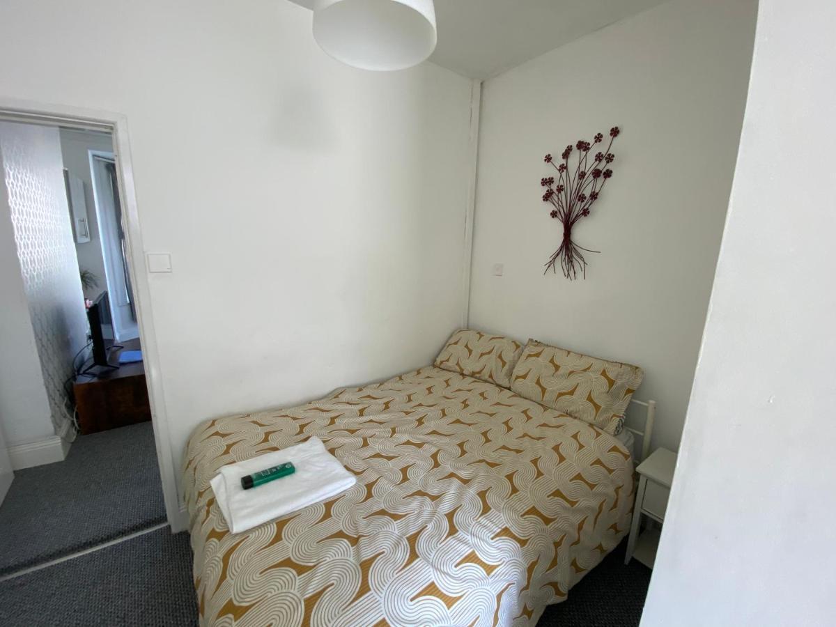 The Walnut Suite Lovely One Bedroom Flat In Stoke. Plymouth Buitenkant foto