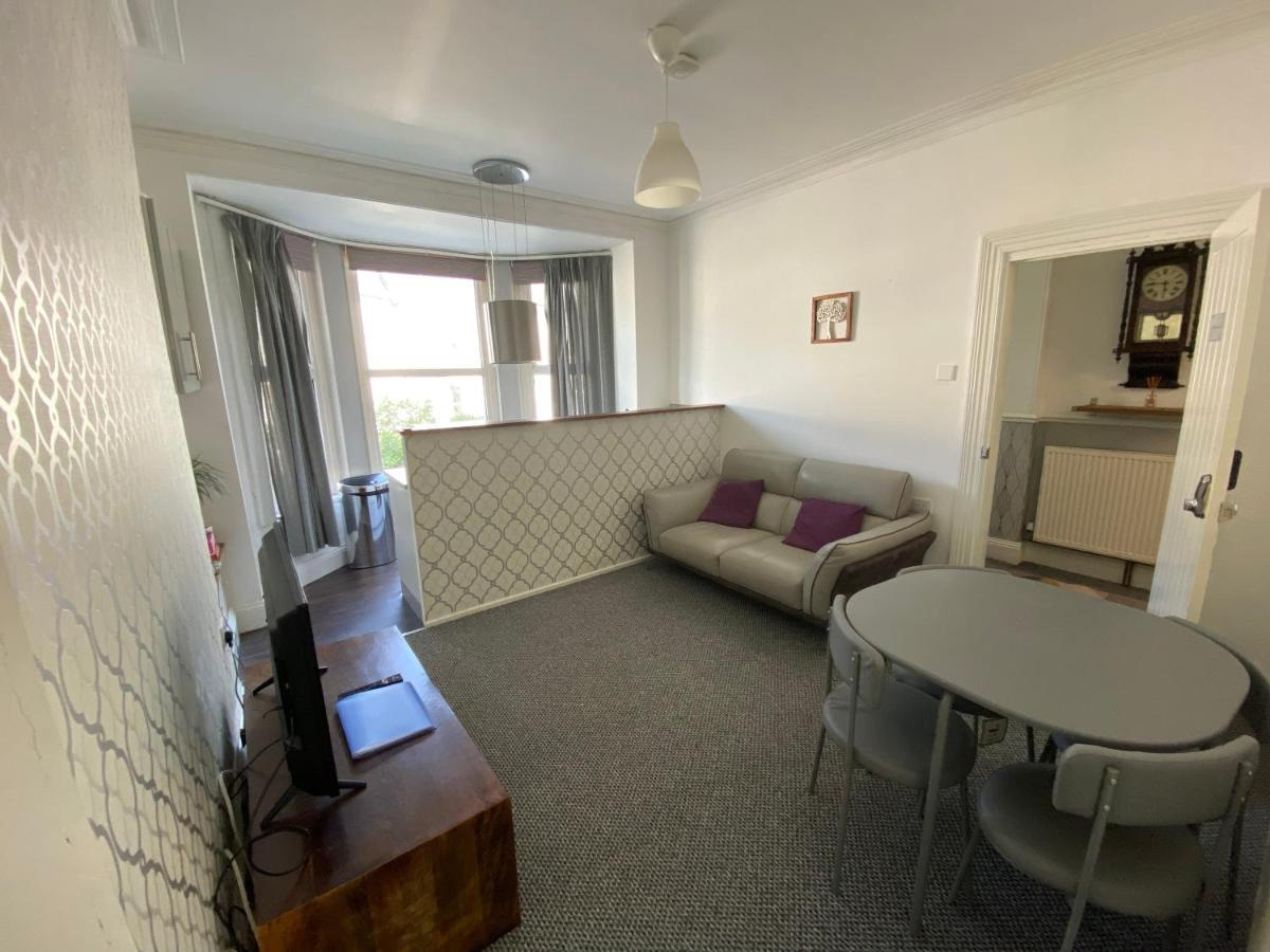 The Walnut Suite Lovely One Bedroom Flat In Stoke. Plymouth Buitenkant foto