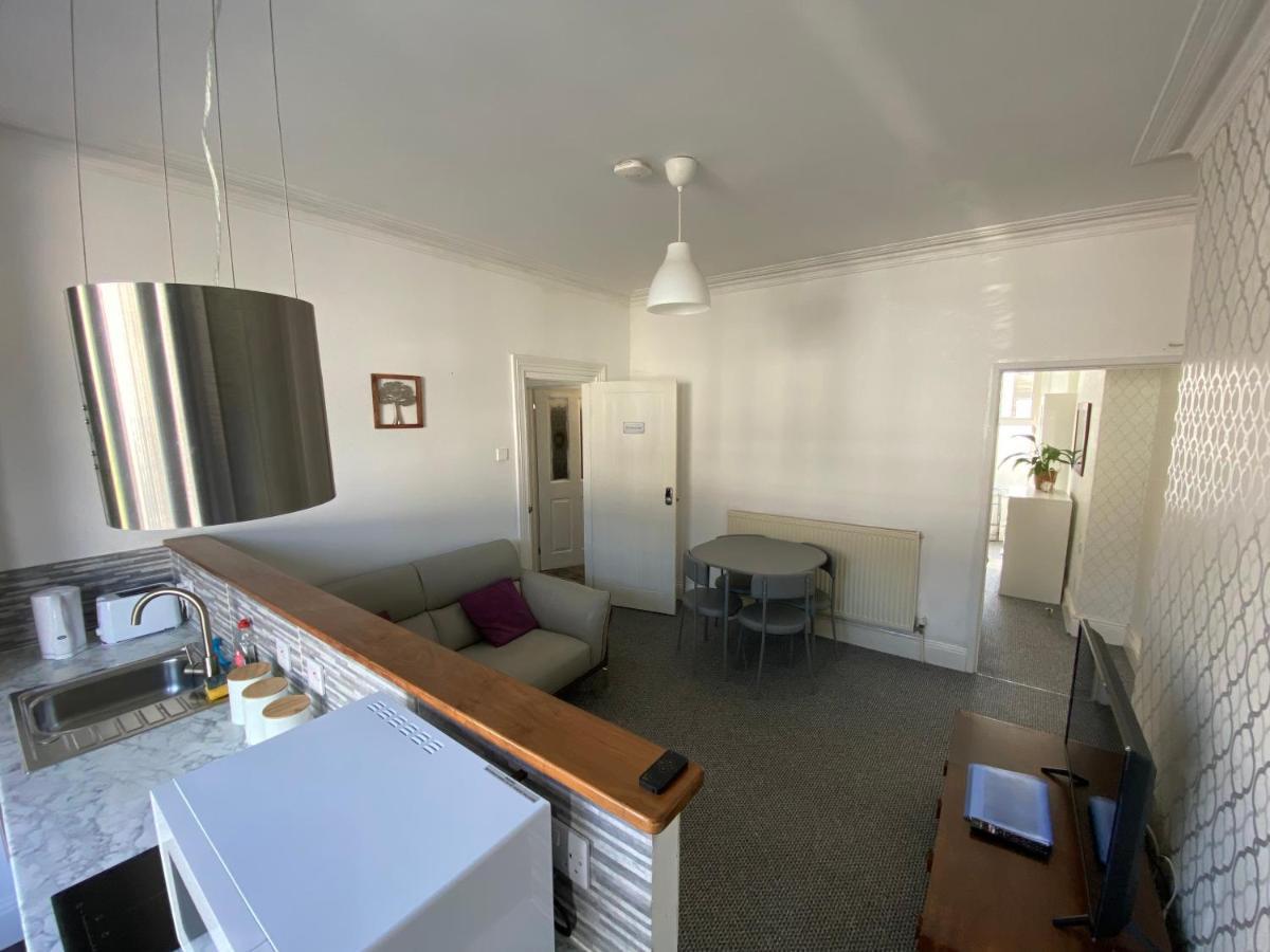 The Walnut Suite Lovely One Bedroom Flat In Stoke. Plymouth Buitenkant foto